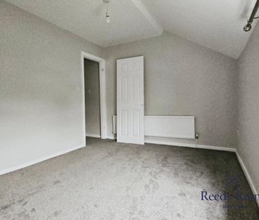 3 bedroom end of terrace house to rent - Photo 3