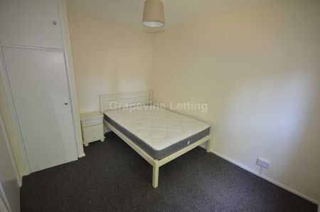3 bedroom apartment to rent - Photo 4