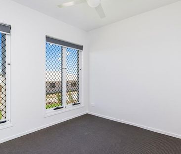 NEWLY BUILT DUPLEX IN WONDUNNA - Photo 2