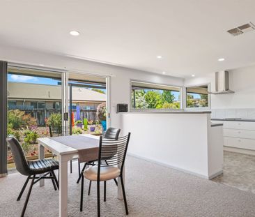 Spacious Family Home in a Quiet Goolwa North Pocket - Photo 5
