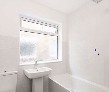 2 Bed Maisonette, Low Hall Lane, E17 - Photo 4
