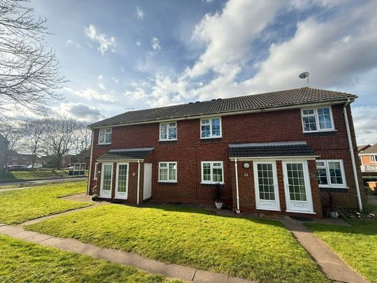 Yew Tree Avenue, Lichfield, WS14 - Photo 1