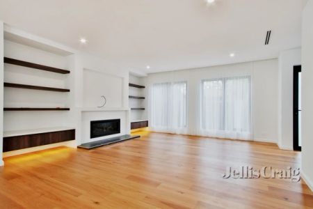 5 Bed, 4 Bath - Photo 2