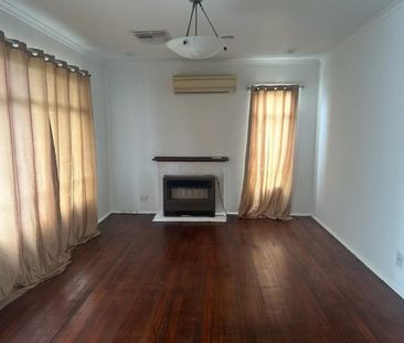 3 BEDROOM HOME IN GREAT LOCATION - Photo 6