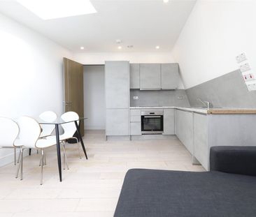 Two Penny House, 60 Woodstock Grove, London, W12 8LG - Photo 6