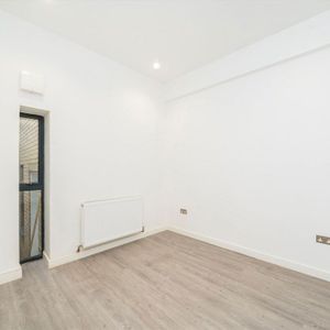 Wimbledon Hill Road, SW19 7PA, London - Photo 2