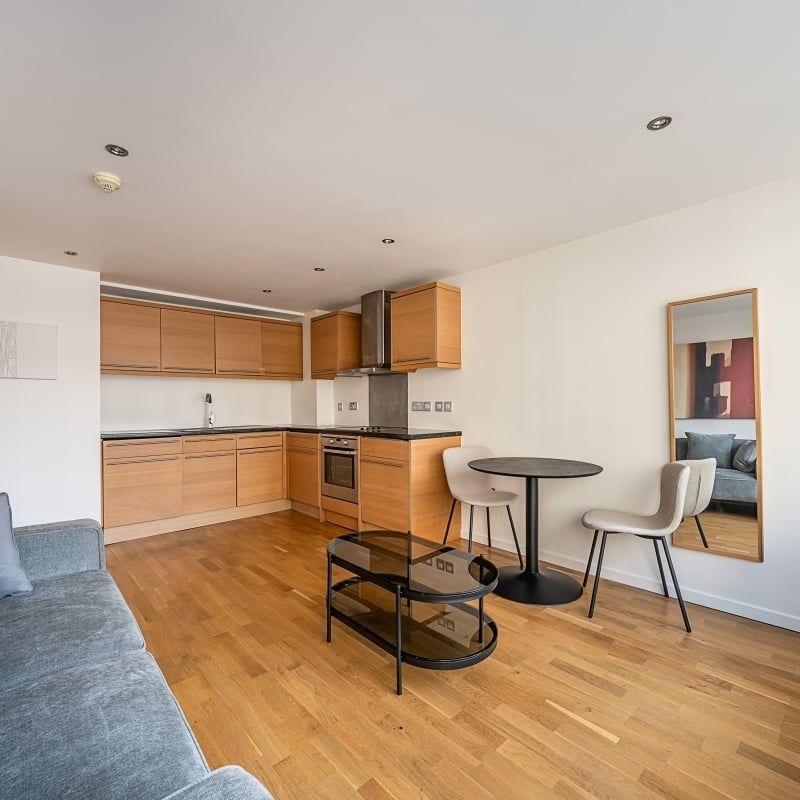 1 bedroom flat to rent - Photo 1