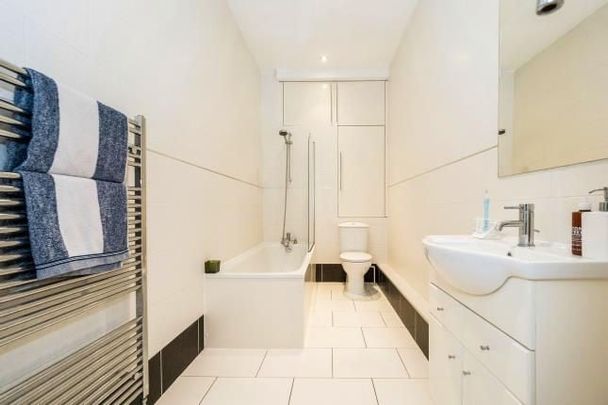 1 Bed Flat, Gazelle House, E15 - Photo 1