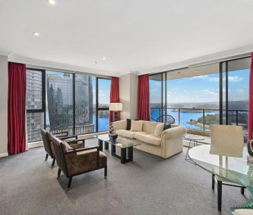 Stylish Oversized 3 Bedroom Residence with Harbour Views | Furnished - Photo 5