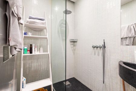 Beau Rez-De-Chaussée de caractère +/- 233 m² avec jardin - Photo 5