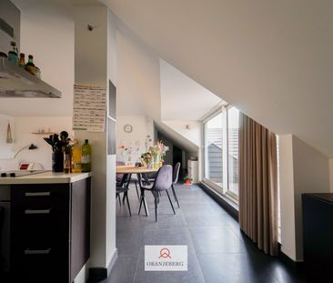 Centraal gelegen 2 slaapkamer-appartement met zicht op de Coupure! - Foto 2