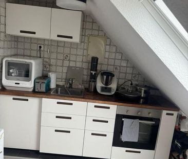 Außergewöhnliche DG-Wohnung mit Sichtbalken–Düsseldorf Pempelfort - Photo 1