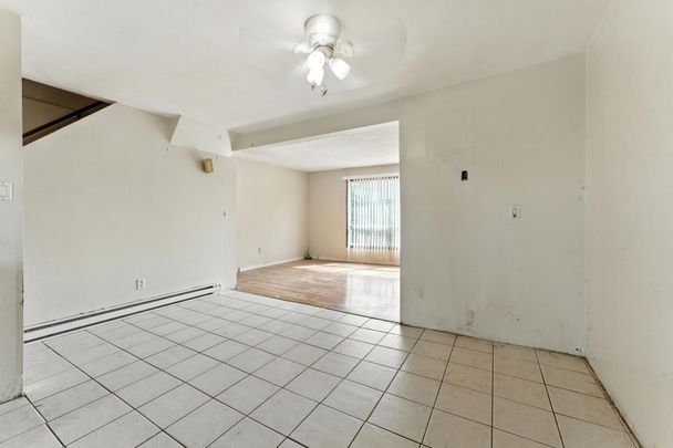 For Lease - 164E Henry Street, Brantford, Ontario - Photo 1