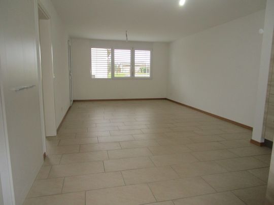 Schöne und moderne 2.5 Zimmerwohnung in der Nähe des Neuchâtelsees - Photo 1