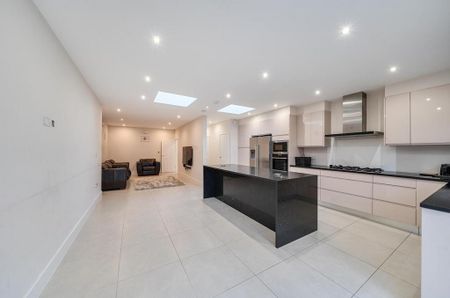 4 bedroom semi-detached house to rent - Photo 3