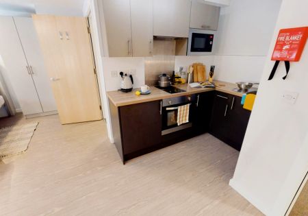 Platinum Studio - Photo 4
