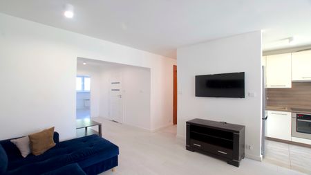 Przestronne, czteropokojowe mieszkanie - Zdjęcie 2