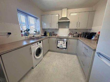 Sheard Court, Shaw, OL2 - Photo 4