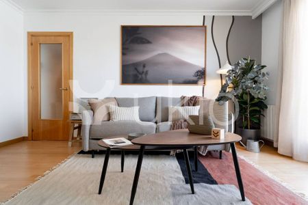 2 room luxury Apartment for rent in Madrid, Spain - Photo 2