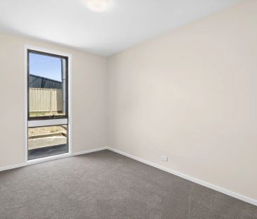 37 Chirnside Circuit, - Photo 4