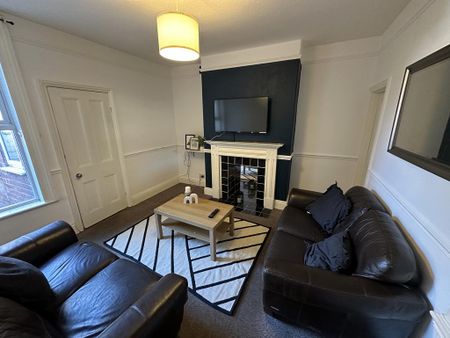 4 bedroom terraced house to rent - Photo 4