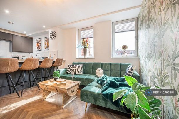 2 bedroom flat to rent - Photo 1