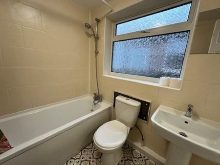 2 bedroom terraced house to rent - Photo 3