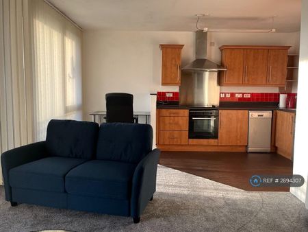 2 bedroom flat to rent - Photo 2