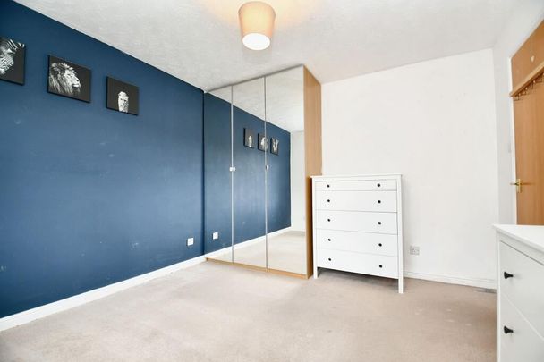 2 Bed Flat, Hyndman Court, M5 - Photo 1