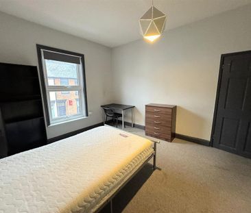 1 bedroom in a house share to rent - Photo 6