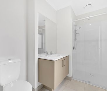 29 Midnight Circuit, South Morang, Vic 3752 - Photo 6