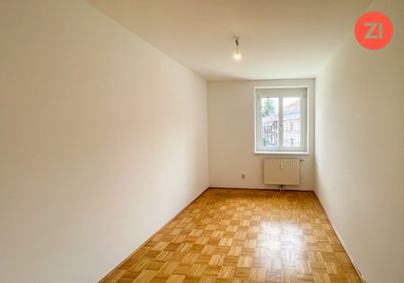 Geförderte 3- Zimmer Wohnung inkl. Loggia und Stellplatz! Einbau einer Küche möglich - Photo 2