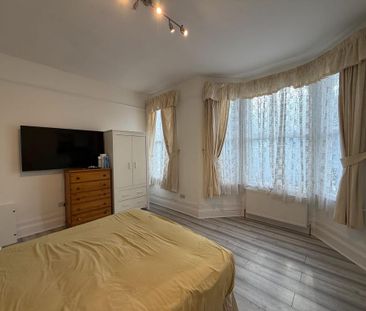Studio to rent - Photo 6