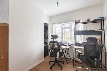 3 bedroom semi-detached house to rent - Photo 3