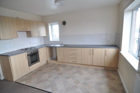 2 bed Apartment - To Let - Photo 5