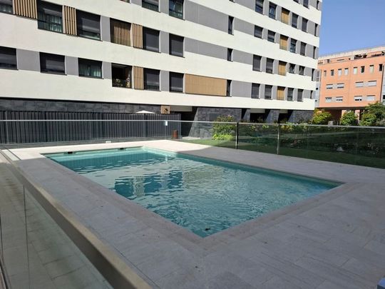 Alquiler de piso en Calle de Adolfo Marsillach - Photo 1