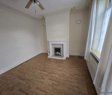 2 bedroom property to rent in Dewsbury - Photo 2