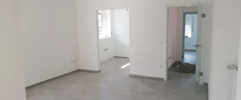 Erstbezug nach Sanierung! Großzügige 3-Zimmerwohnung! - Foto 1