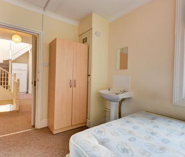 6 bedroom house to rent - Photo 2