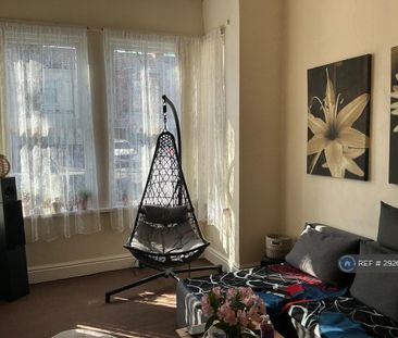 4 bedroom terraced house to rent - Photo 5