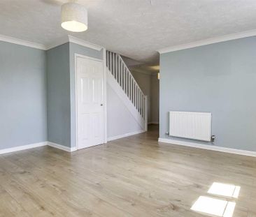 3 bedroom semi-detached house to rent - Photo 2