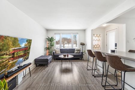 Detached Home For Lease | E8332698 - Photo 3