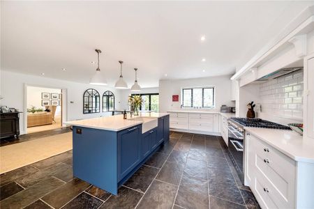 6 bedroom detached house to rent - Photo 5