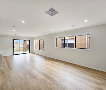 Beautiful Family Home! - Photo 1