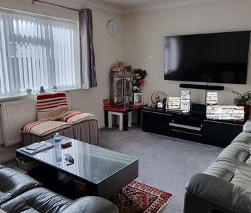 2 bedroom detached bungalow to rent - Photo 5