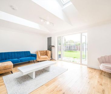 5 bedroom detached house to rent - Photo 1