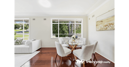 Expansive Family Home on Epping Border - Photo 2