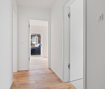 Von Grün und Wasser umgeben. - Photo 4