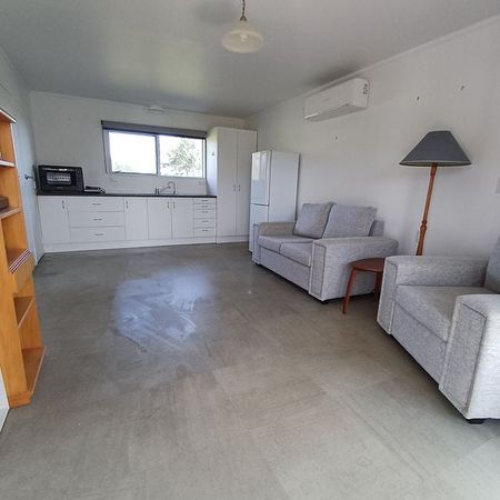 Great 1 Bedroom flat in quiet position - Photo 4