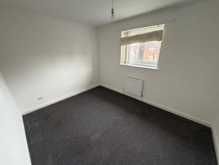2 bedroom end of terrace house to rent - Photo 2